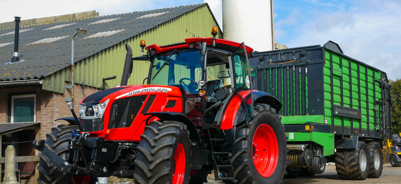 ZETOR CRYSTAL's job on a Henri Venekamp's dairy farm