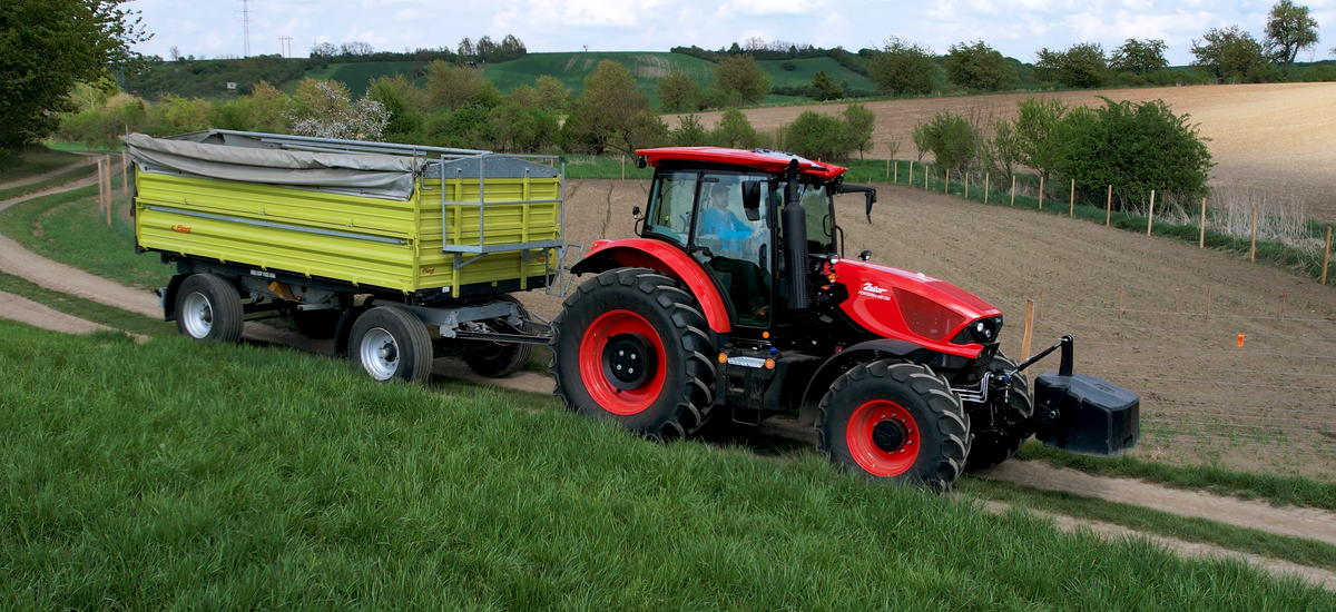 Farming Simulator versus realita. Jaké to je poprvé řídit traktor ZETOR?
