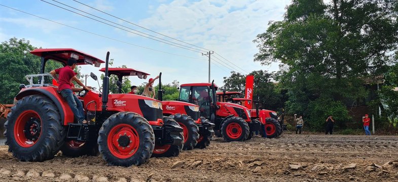 ZETOR tractors are once again roaring on plantations in Vietnam