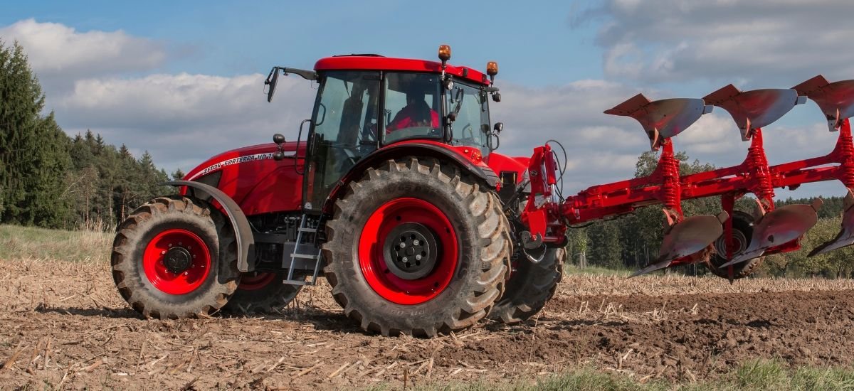 Potatoes, corn, cows – ZETOR can handle it all