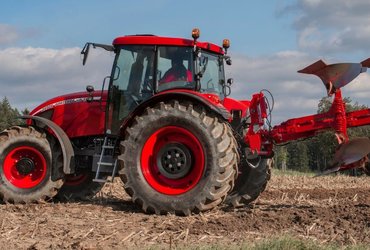 Potatoes, corn, cows – ZETOR can handle it all